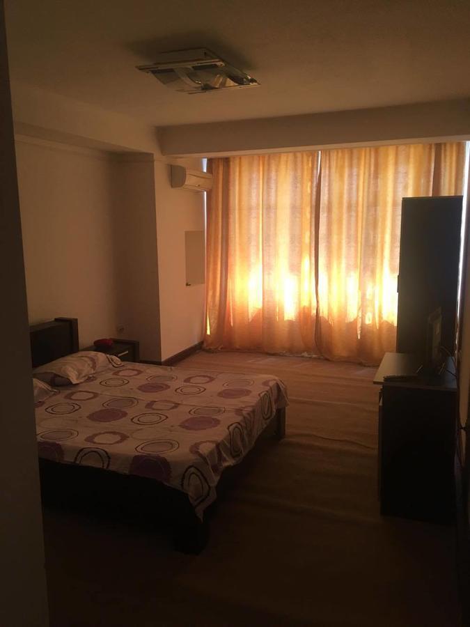 Hotel Dinastia Питешти Экстерьер фото