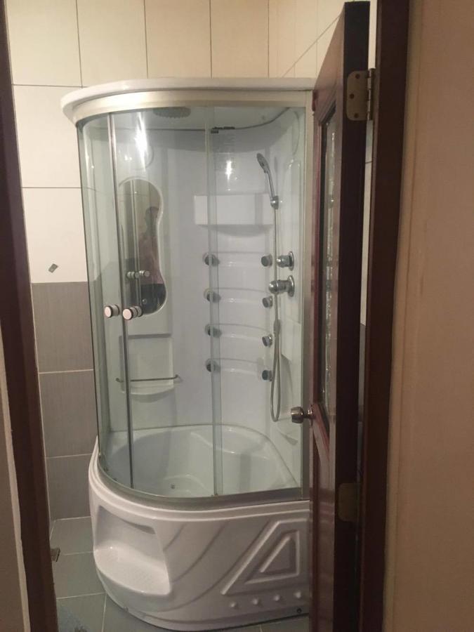 Hotel Dinastia Питешти Экстерьер фото